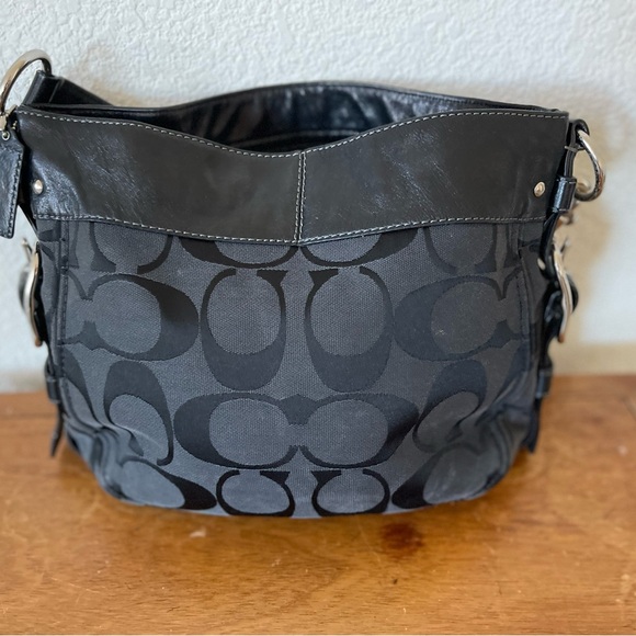 Coach - Picture 3 of 4